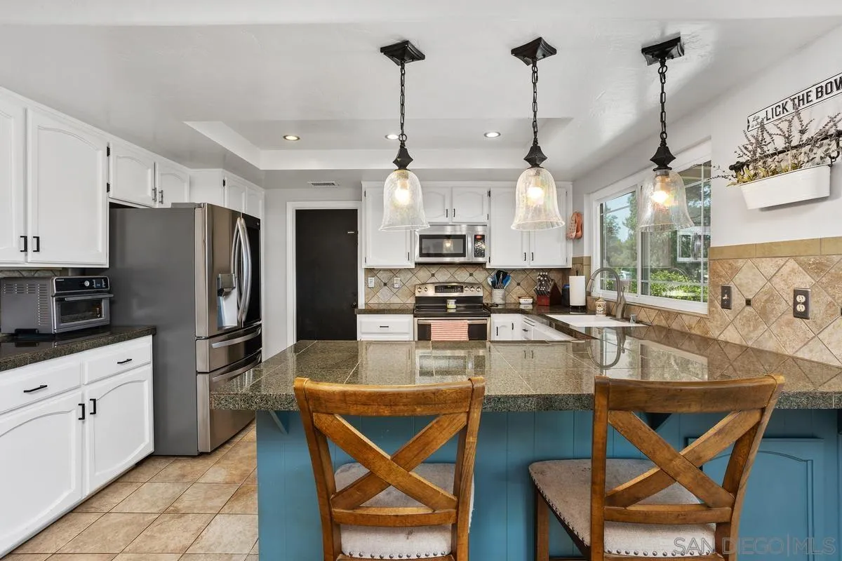 355 Amigos Road Ramona, CA 92065 - Photo 12 of 42 Gallery Image 12