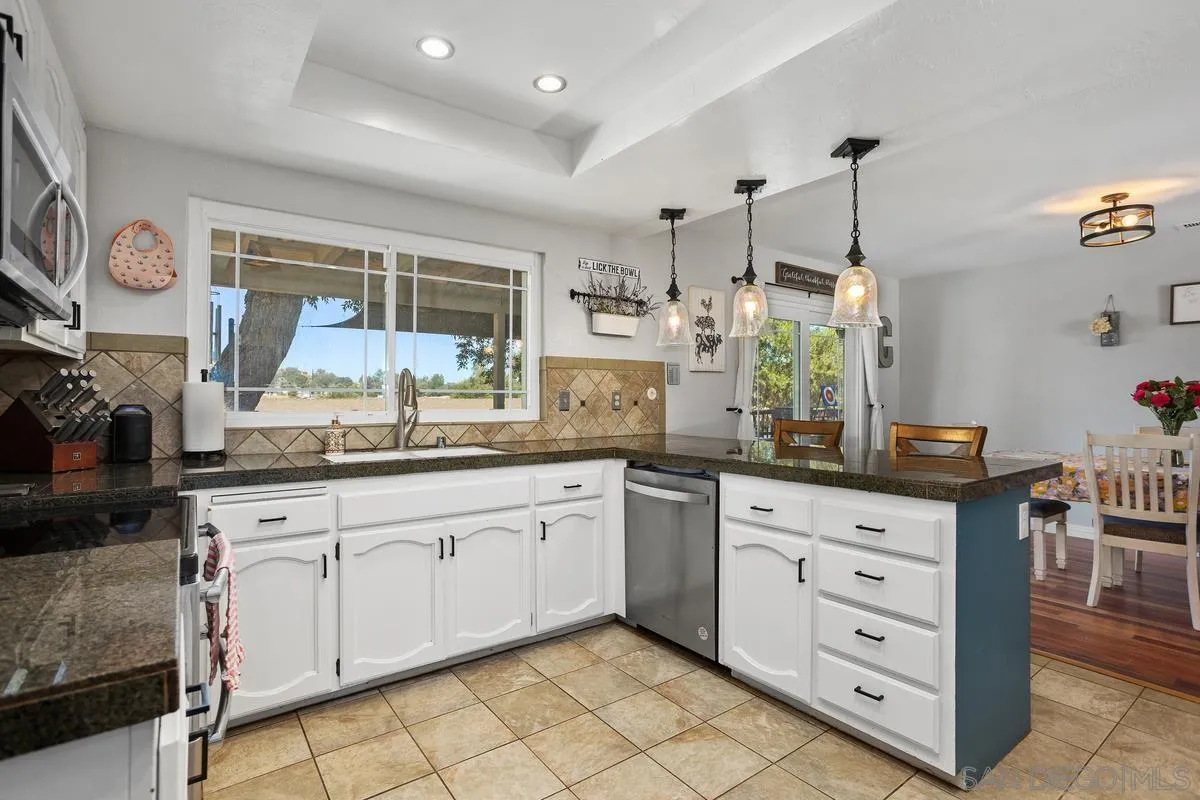 355 Amigos Road Ramona, CA 92065 - Photo 16 of 42 Gallery Image 16