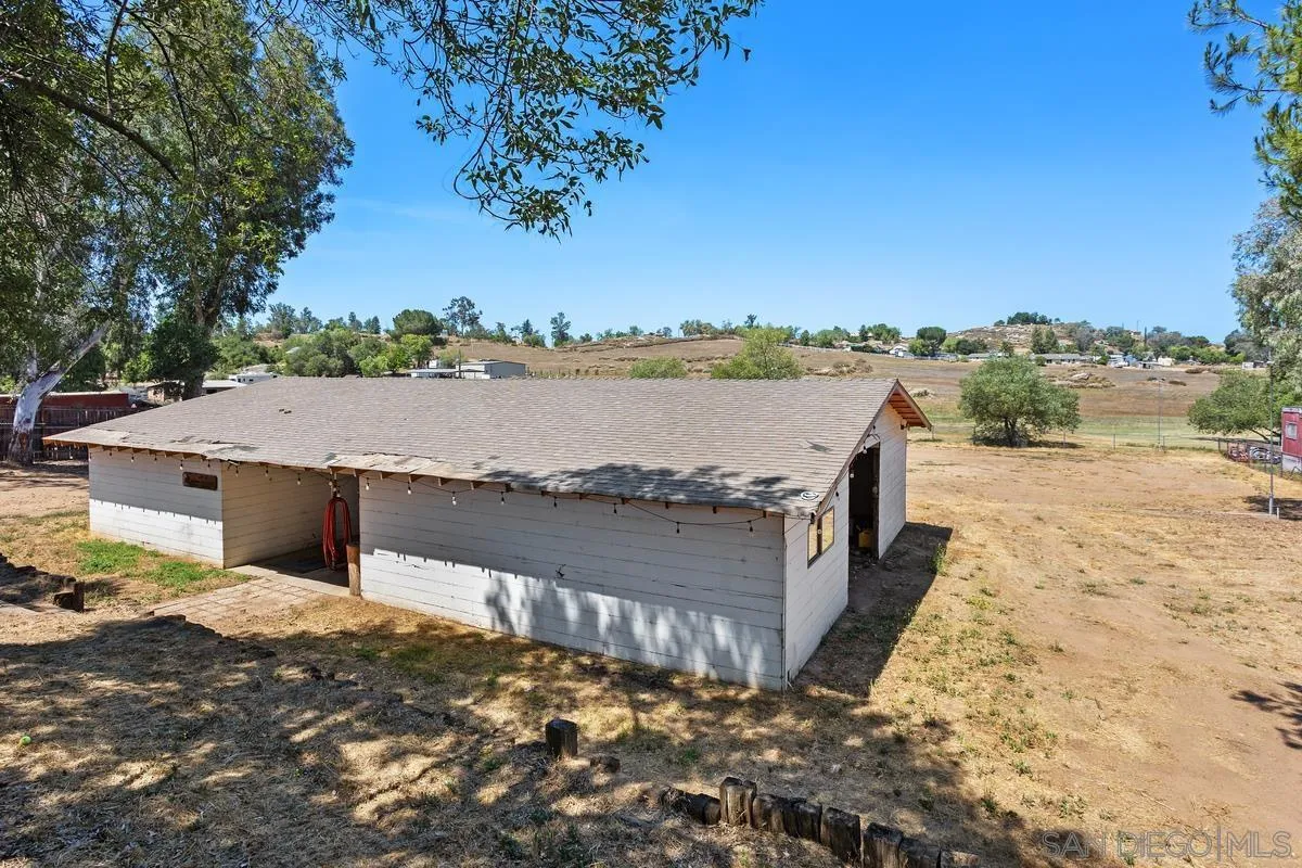 355 Amigos Road Ramona, CA 92065 - Photo 29 of 42 Gallery Image 29
