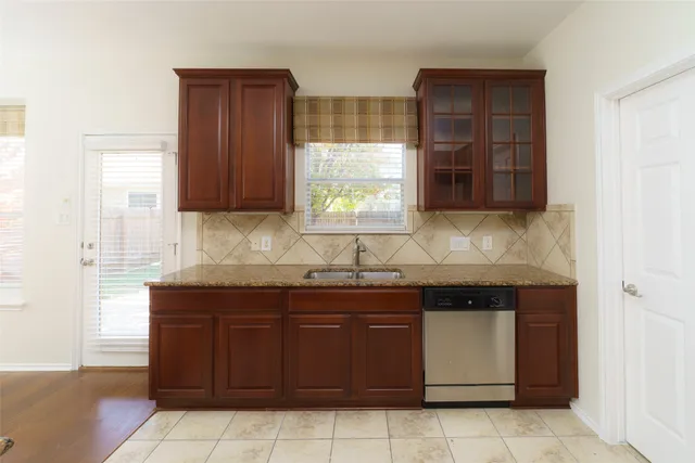 $2,400 | 8528 Harrier Drive, Unit 233, Austin, TX 78729