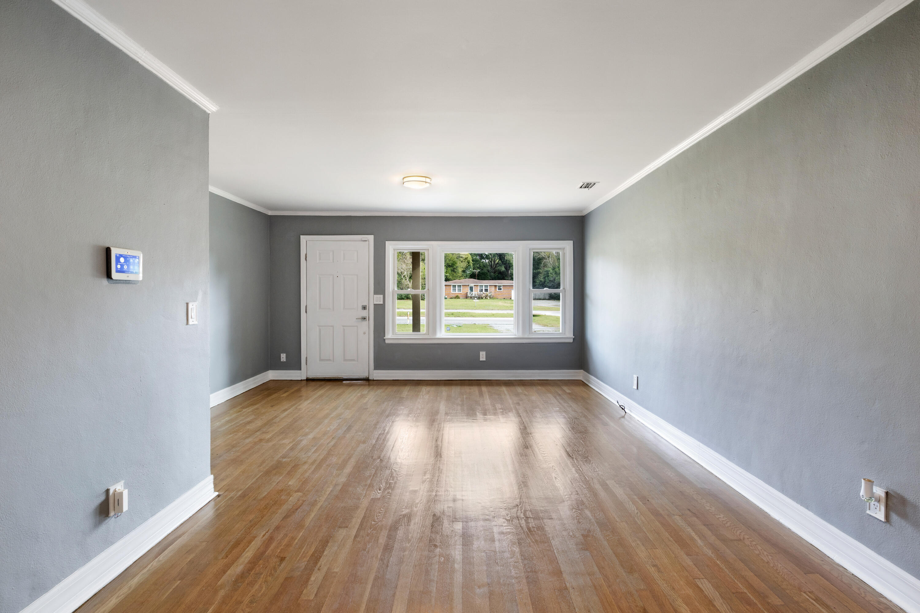 503 North New Warrington Road Pensacola, FL 32506 - Photo 5 of 26 living room