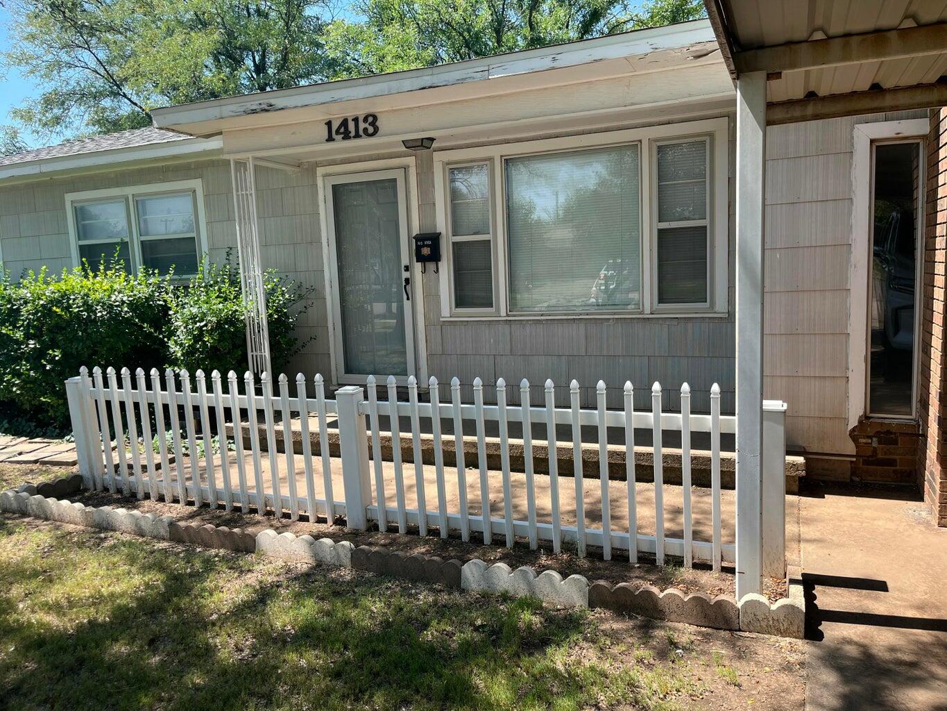 1413 Utica Plainview, TX 79072 - Photo 2 of 28 2