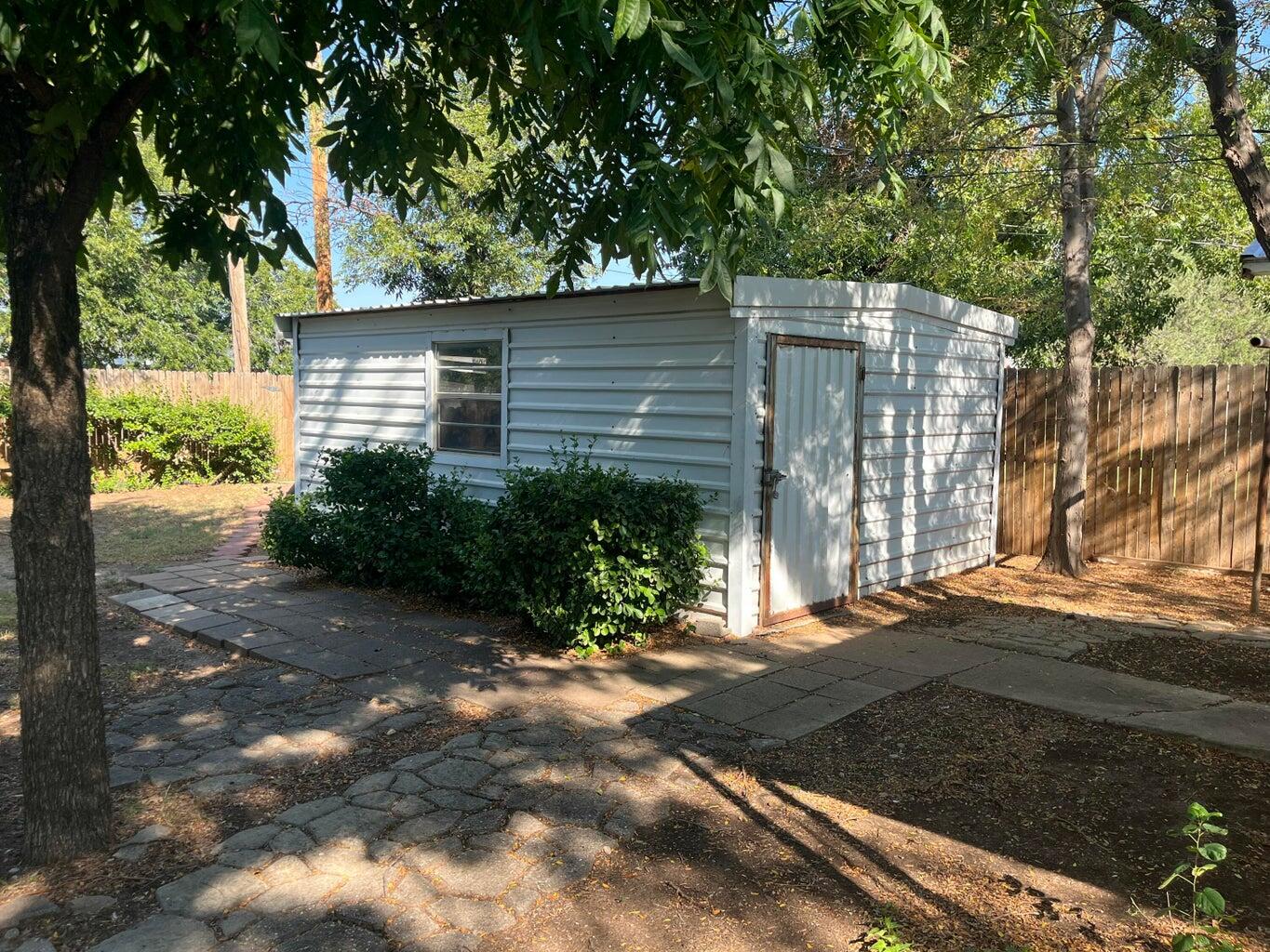 1413 Utica Plainview, TX 79072 - Photo 23 of 28 23