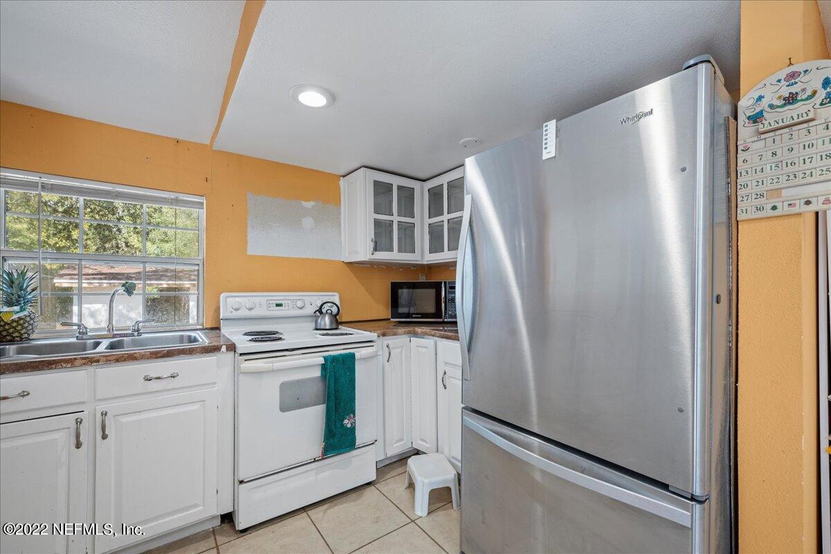 124 Riley Drive Interlachen, FL 32148 - Photo 5 of 16 Kitchen