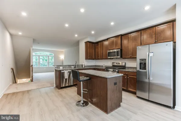 $2,950 | 18315 Reaper Hl Court, Unit CT 40, Triangle, VA 22172