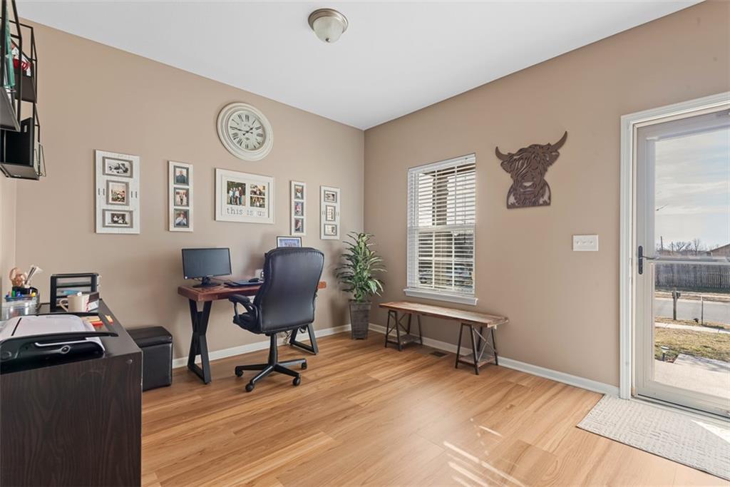 496 East Willow Street Gardner, KS 66030 - Photo 2 of 37