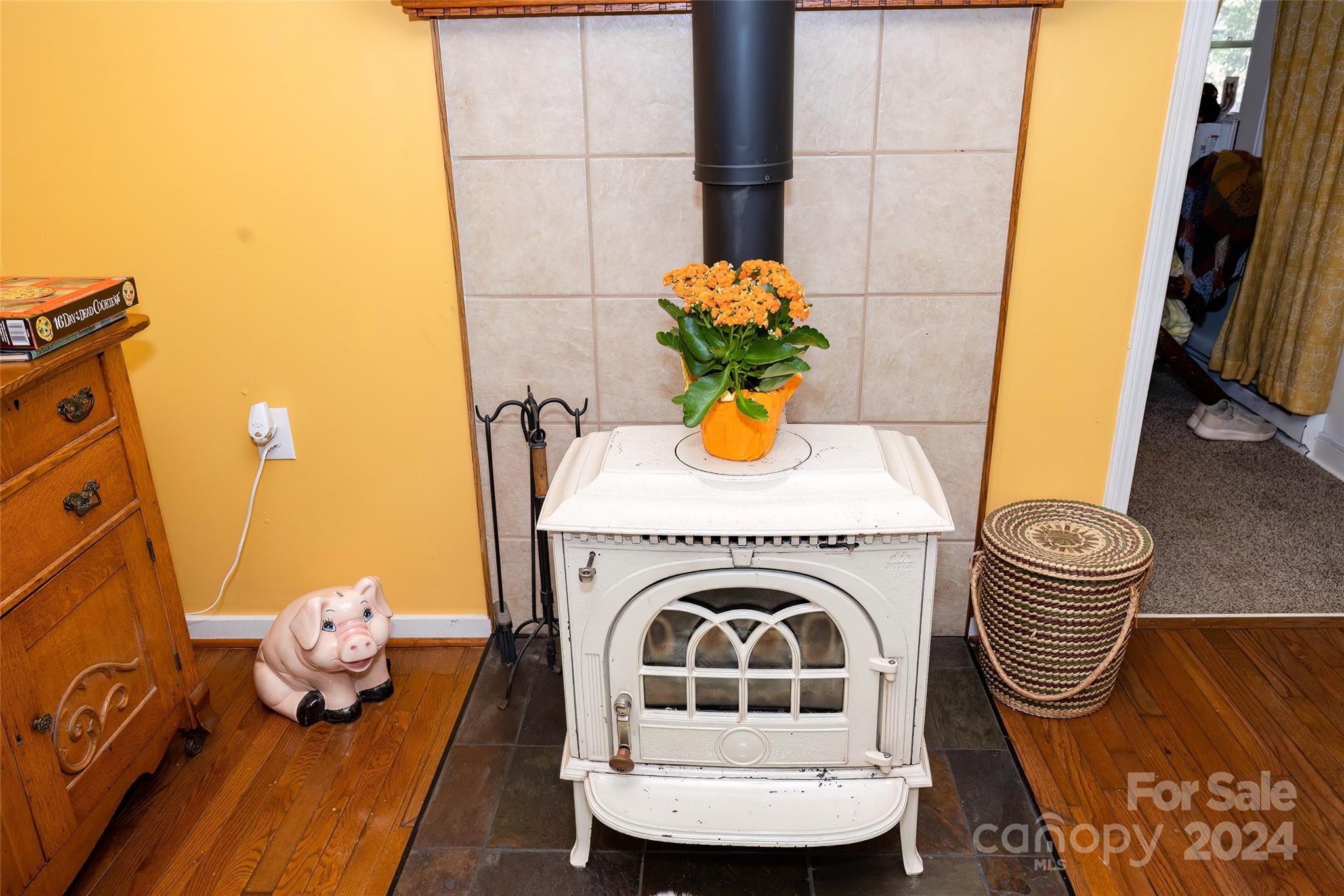 3786 Broad Street Clyde, NC 28721 - Photo 11 of 48 a utility room with dryer and washer
