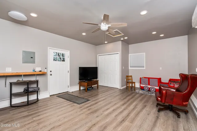 $285,900 | 44 Fairmont Avenue, Amsterdam, NY 12010