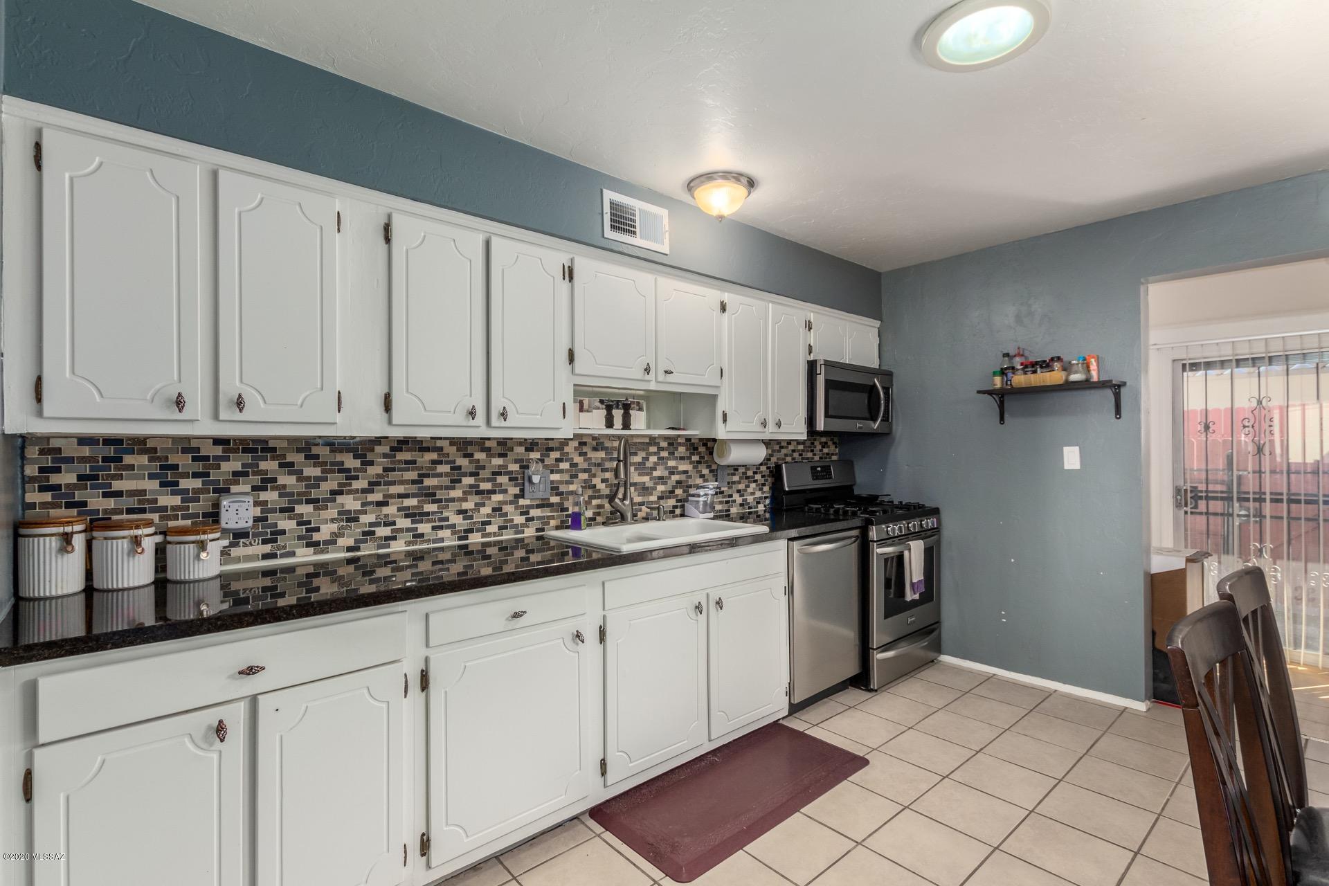 462 North Silverbell Road Tucson, AZ 85745 - Photo 11 of 27 Gallery Image 11
