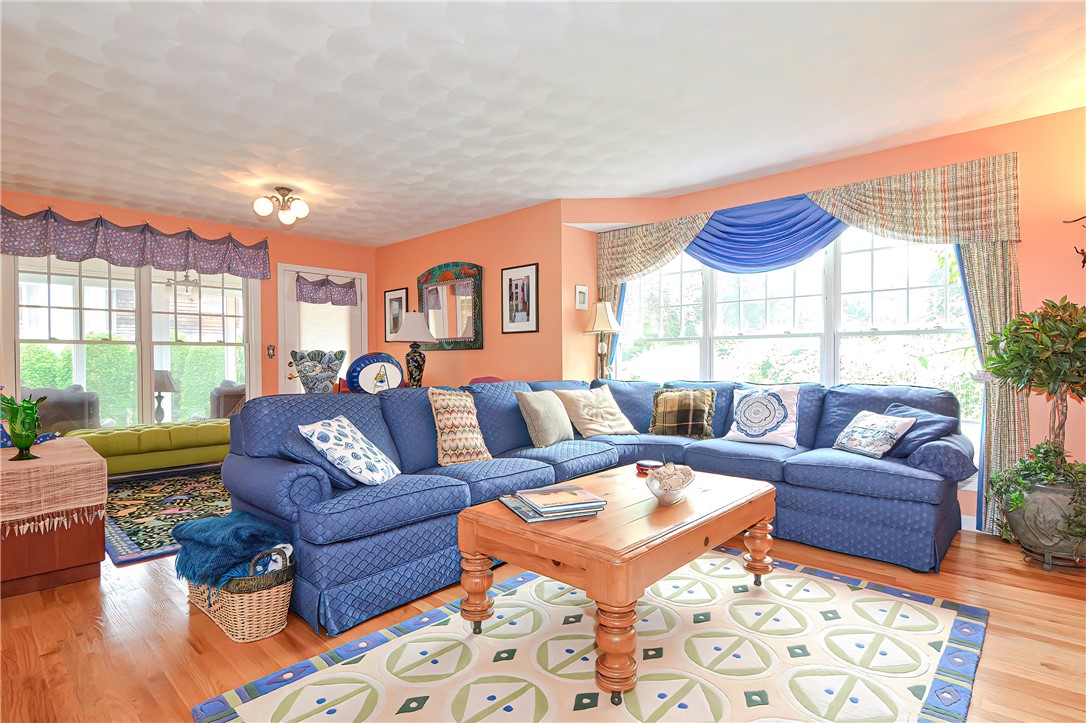 22 Fox Drive Narragansett, RI 02882 - Photo 6 of 31