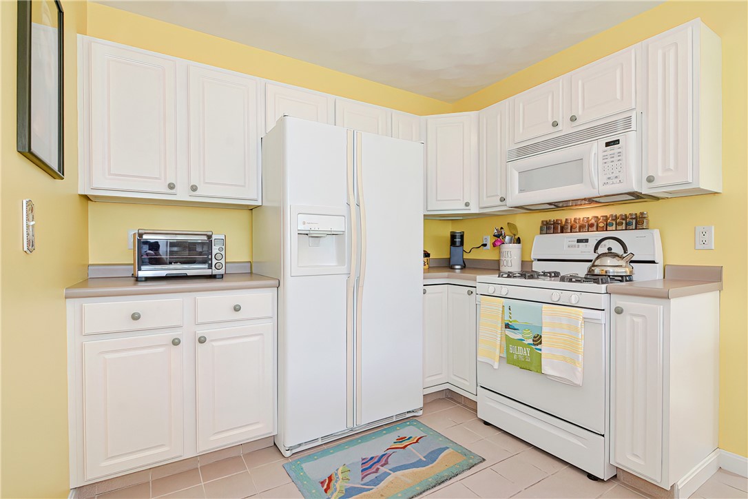 22 Fox Drive Narragansett, RI 02882 - Photo 10 of 31