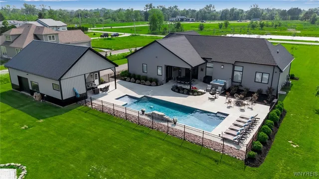 $1,399,000 | 5815 Newhouse Road, Clarence, NY 14051