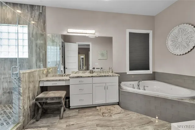 $1,399,000 | 5815 Newhouse Road, Clarence, NY 14051