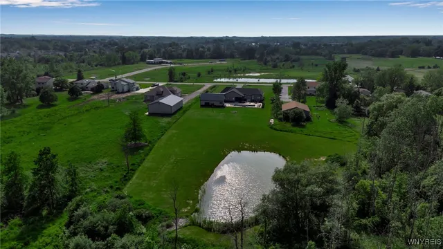 $1,399,000 | 5815 Newhouse Road, Clarence, NY 14051