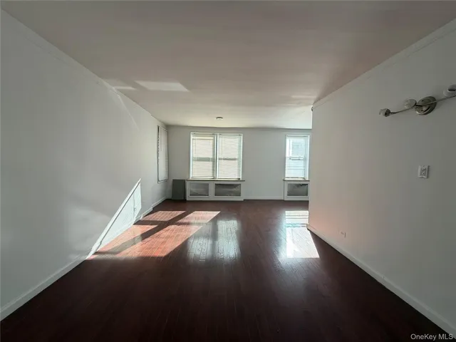 $1,650 | 42-95 Main Street, Unit 5F | Flushing