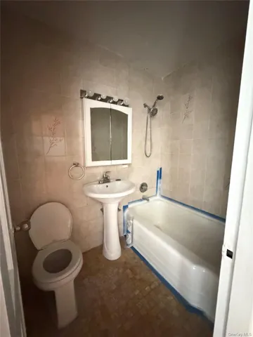 $1,650 | 42-95 Main Street, Unit 5F | Flushing