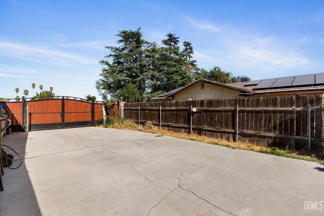 $629,999 | Undisclosed Address, Bakersfield, CA 93314