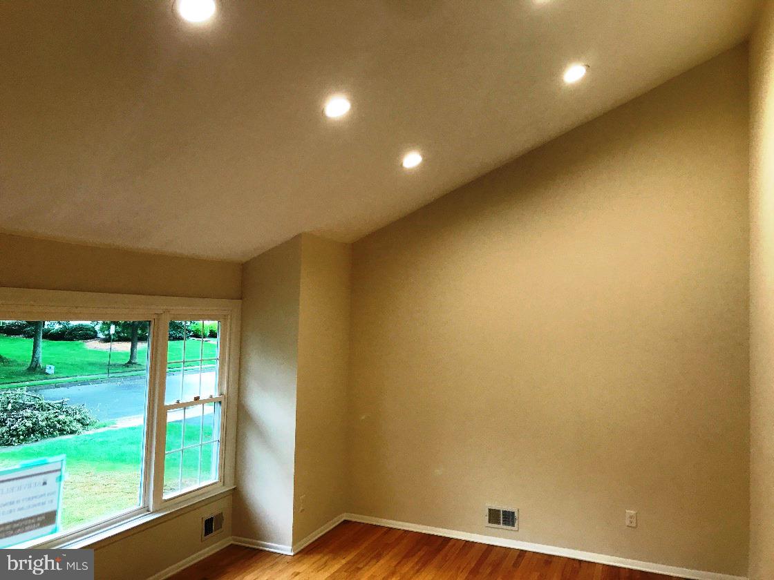 5 Vancouver Road Morganville, NJ 07751 - Photo 8 of 14 Gallery Image 8