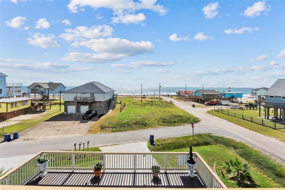 1018 Seashell Drive Surfside Beach, TX 77541 - Photo 5 of 49