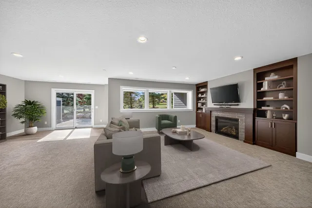 $790,000 | 1184 Fox Hill Court Southwest, Rochester, MN 55902