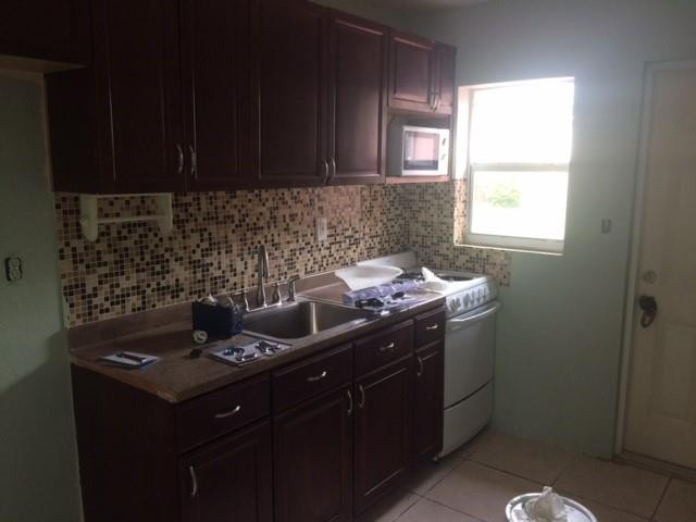 6101 Rodman Street, Unit 2 Hollywood, FL 33023 - Photo 3 of 9 Photo 3