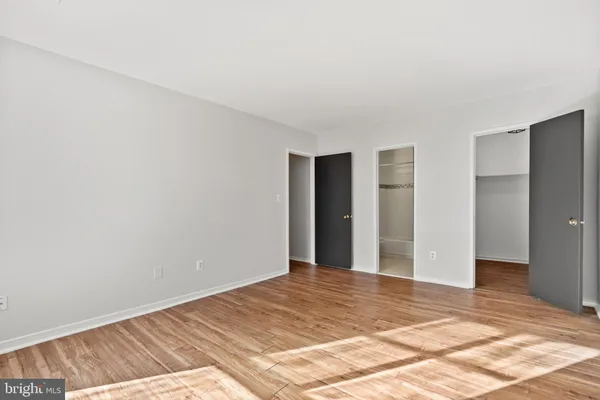 $2,300 | 561 Florida Avenue, Unit 204, Herndon, VA 20170