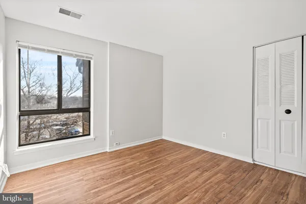$2,300 | 561 Florida Avenue, Unit 204, Herndon, VA 20170
