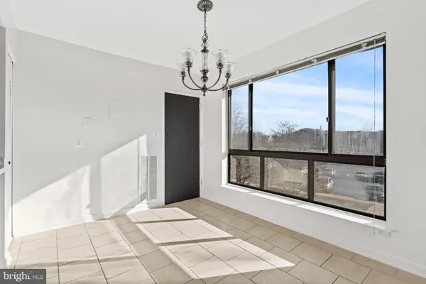 $2,300 | 561 Florida Avenue, Unit 204, Herndon, VA 20170