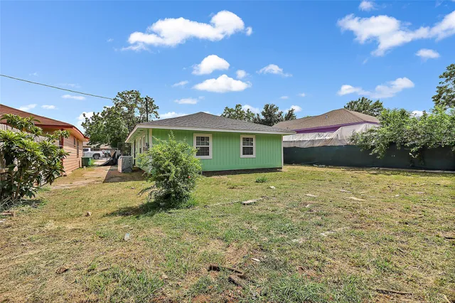 $1,600 | 243 Georgia Street, Houston, TX 77029