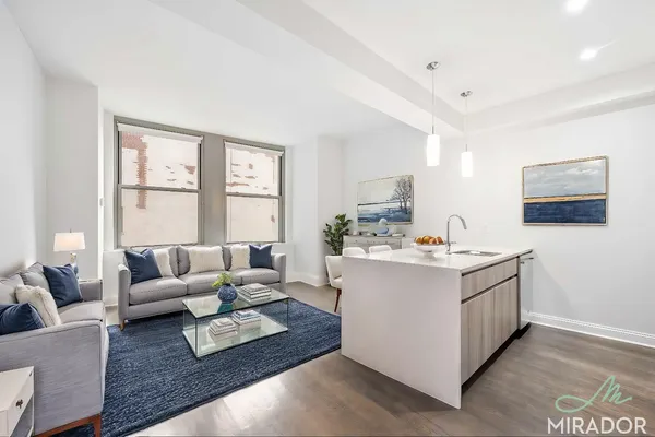 $4,950 | 15 Park Row, Unit 6B | Financial District