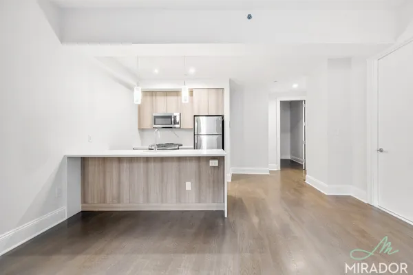 $4,950 | 15 Park Row, Unit 6B | Financial District