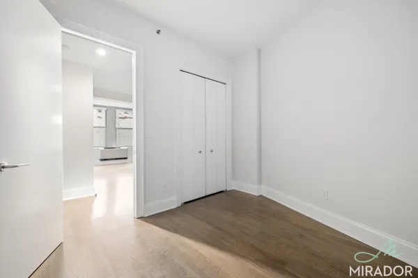$4,950 | 15 Park Row, Unit 6B | Financial District