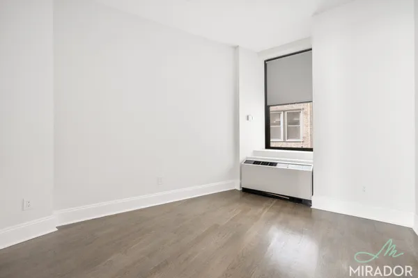$4,950 | 15 Park Row, Unit 6B | Financial District