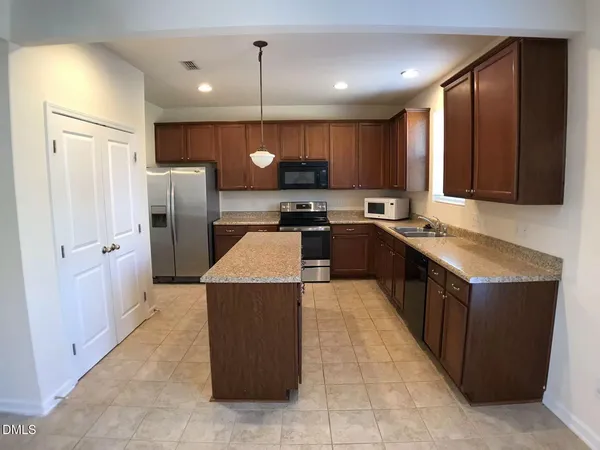 $2,650 | 115 Glenview Lane, Durham, NC 27703