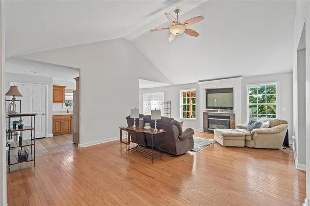 $350,000 | 13663 Barber Avenue, Bonner Springs, KS 66012