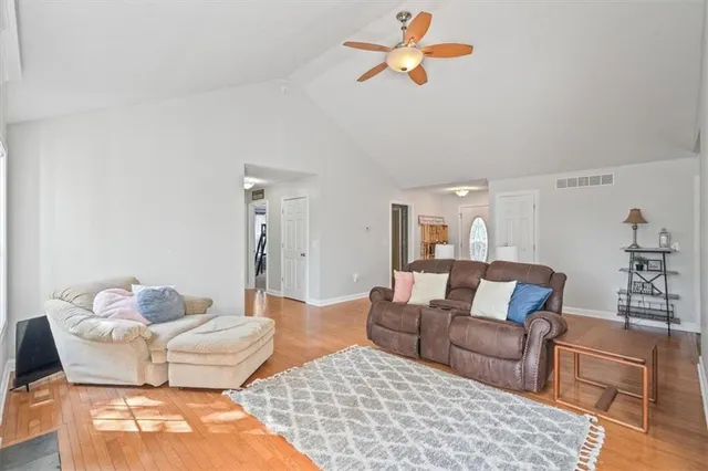 $350,000 | 13663 Barber Avenue, Bonner Springs, KS 66012