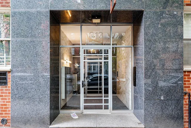 $379,000 | 313 East 89th Street, Unit 2C | Upper East Side