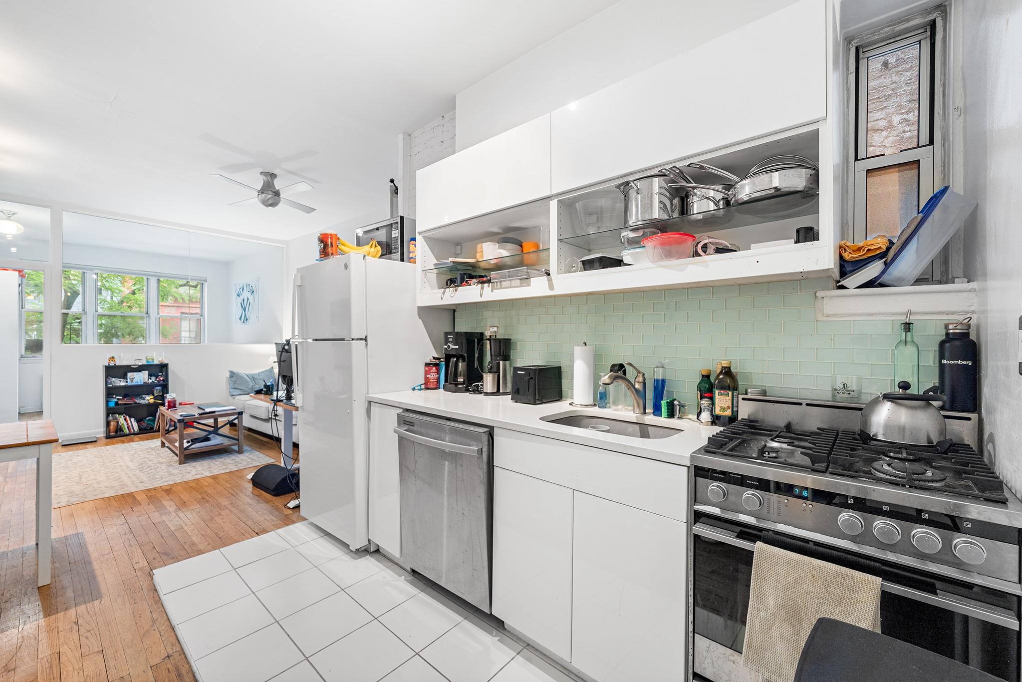 313 East 89th Street, Unit 2C Manhattan, NY 10128 - Photo 4 of 12