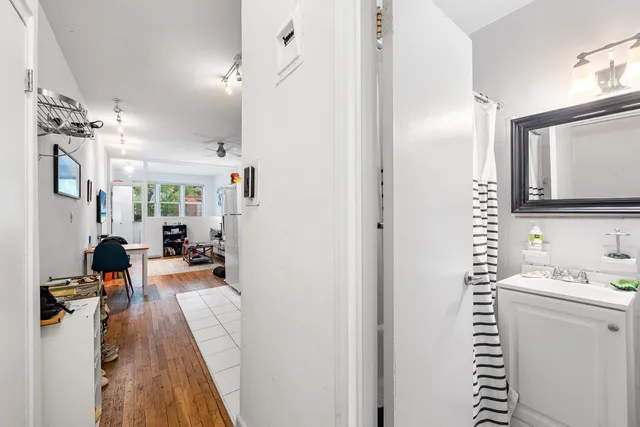 $379,000 | 313 East 89th Street, Unit 2C | Upper East Side