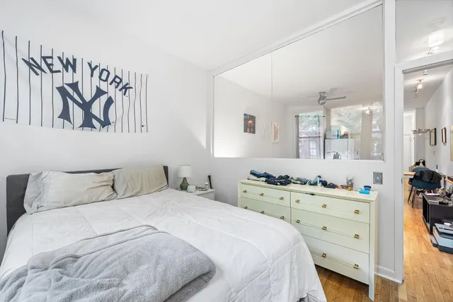 $379,000 | 313 East 89th Street, Unit 2C | Upper East Side