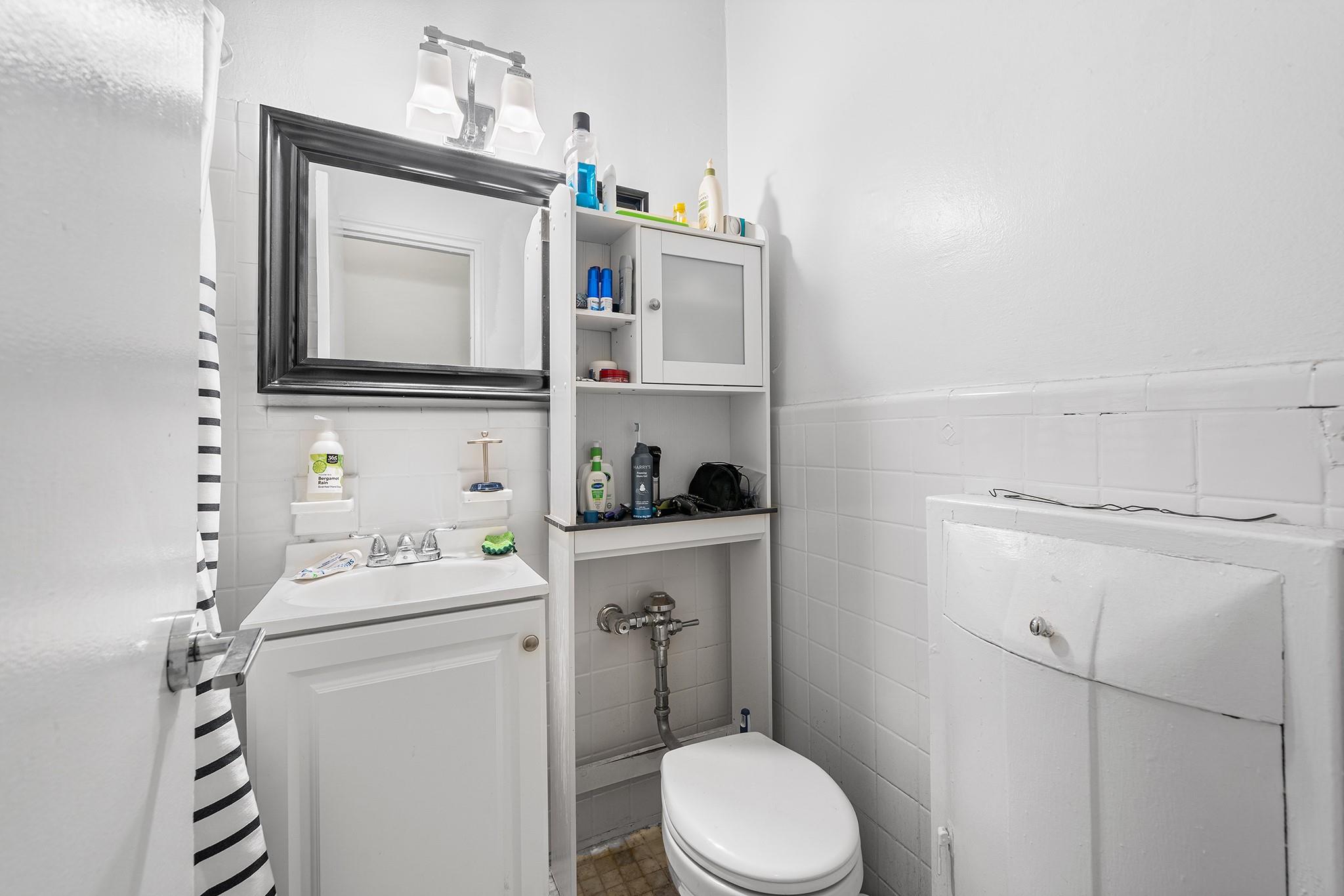 313 East 89th Street, Unit 2C Manhattan, NY 10128 - Photo 8 of 12