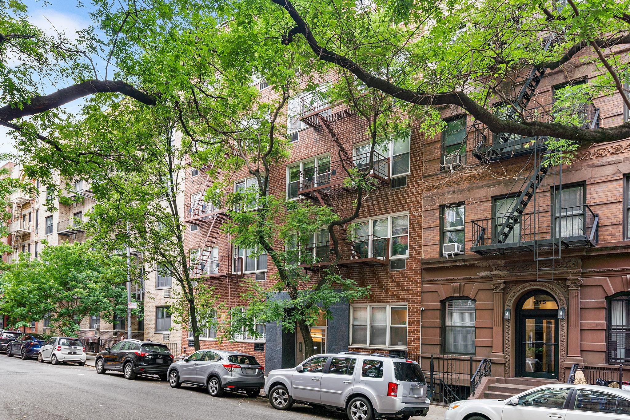 313 East 89th Street, Unit 2C Manhattan, NY 10128 - Photo 9 of 12