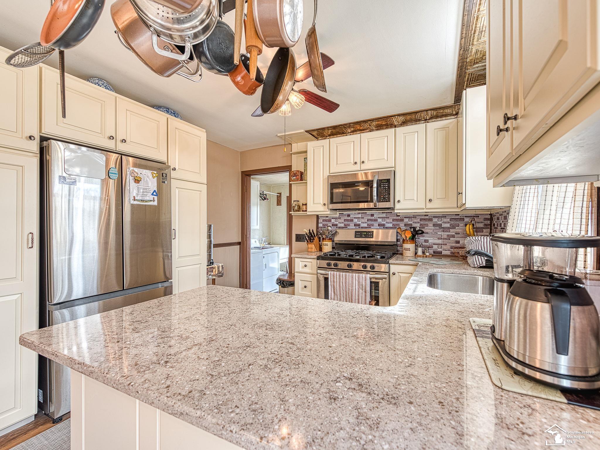 7675 Stewart Road Monroe, MI 48162 - Photo 6 of 55