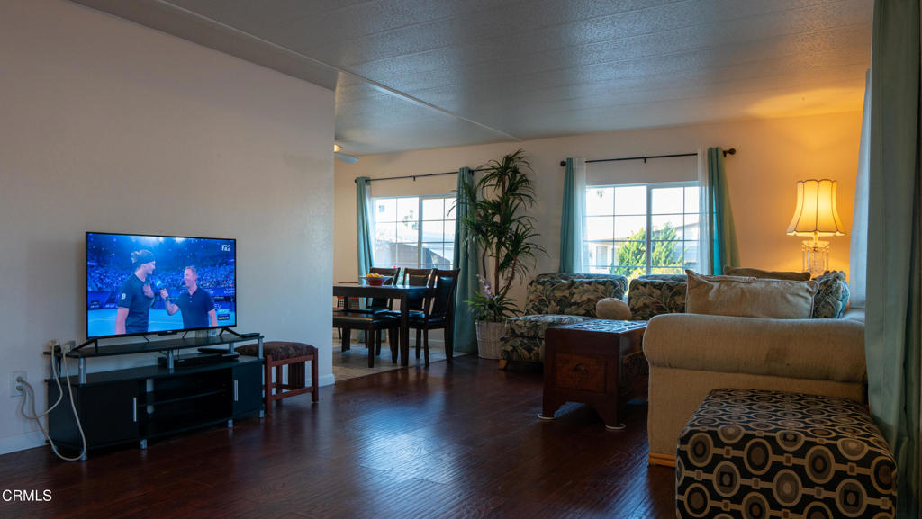 320 Columbia Place, Unit 46 Oxnard, CA 93033 - Photo 5 of 23 DSC06344
