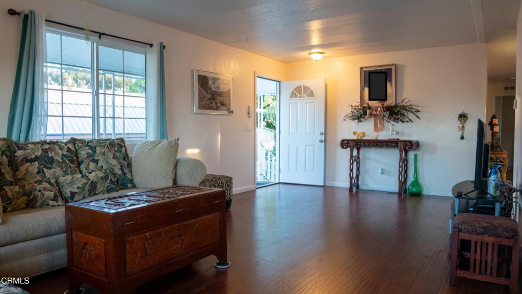 320 Columbia Place, Unit 46 Oxnard, CA 93033 - Photo 6 of 23 DSC06348