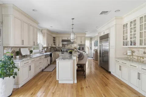 $2,150,000 | 27 Davison Place, Rockville Centre, NY 11570