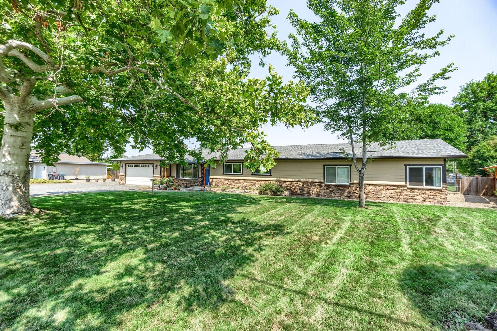 3268 Grant Road Central Point, OR 97502 - Photo 41 of 44 04_GR_4_mls