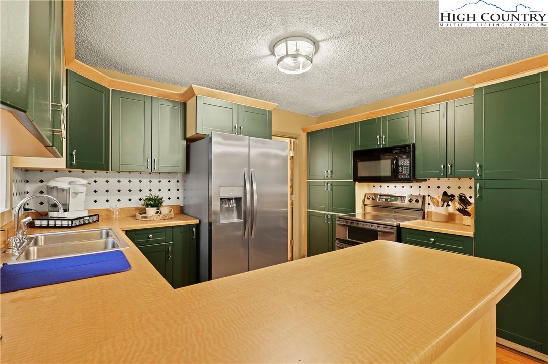 209 Tamarack Road Beech Mountain, NC 28604 - Photo 12 of 46