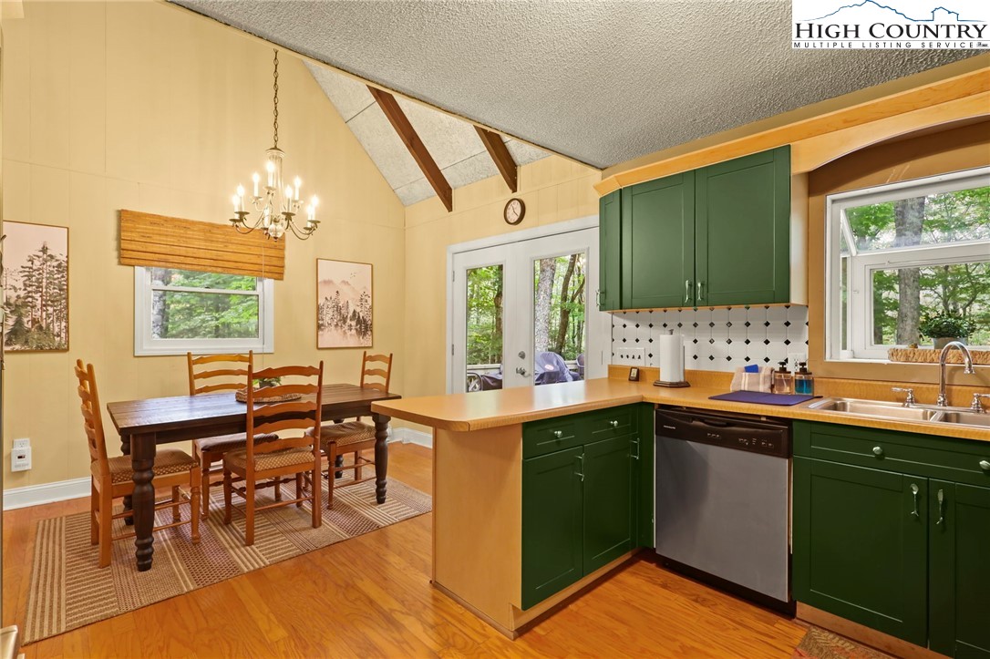 209 Tamarack Road Beech Mountain, NC 28604 - Photo 9 of 46