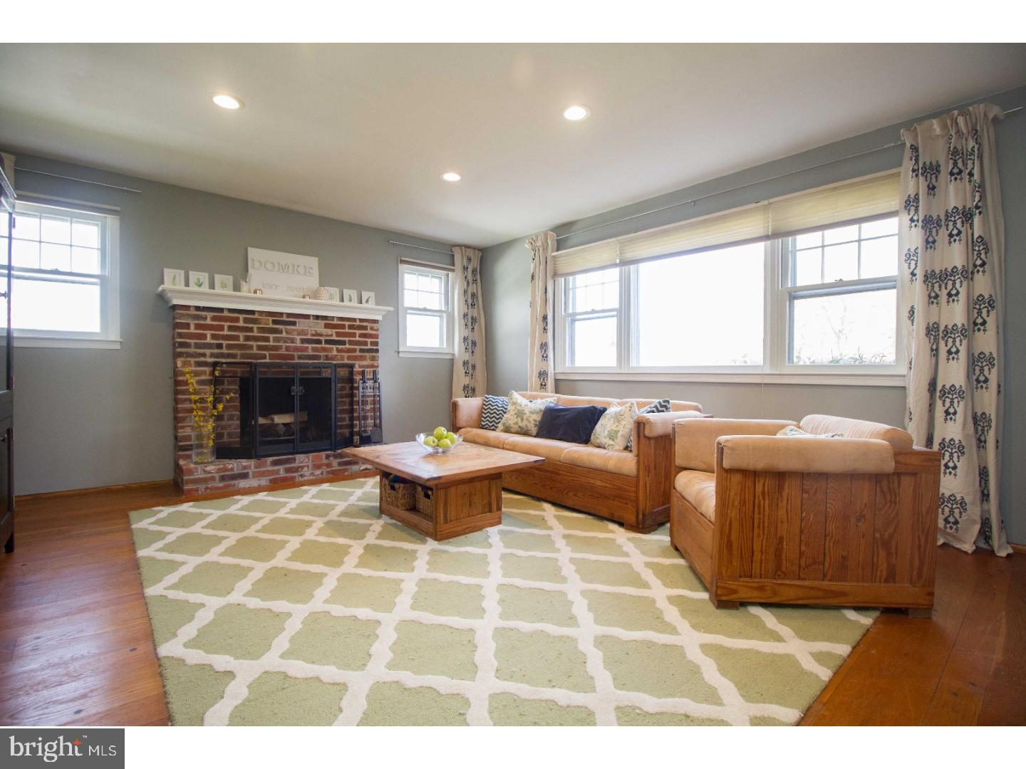 180 Rocksville Road Holland, PA 18966 - Photo 5 of 25 Living Room